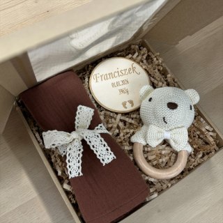 Zestaw Box prezentowy z szydełkową grzechotką